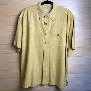 Island Republic 100% Silk Men’s short sleeve button down gold, Hawaiian shirt.